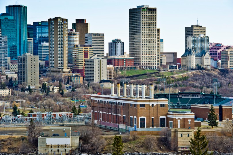 Rossdale with city b#B692B4